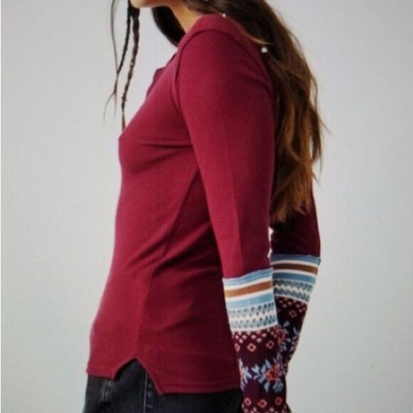 FREE PEOPLE WOMEN’S NWOT MIKAH LAYERING RIBBED KNIT RAW EDGE V-NECK THERMAL TOP - Picture 3 of 8